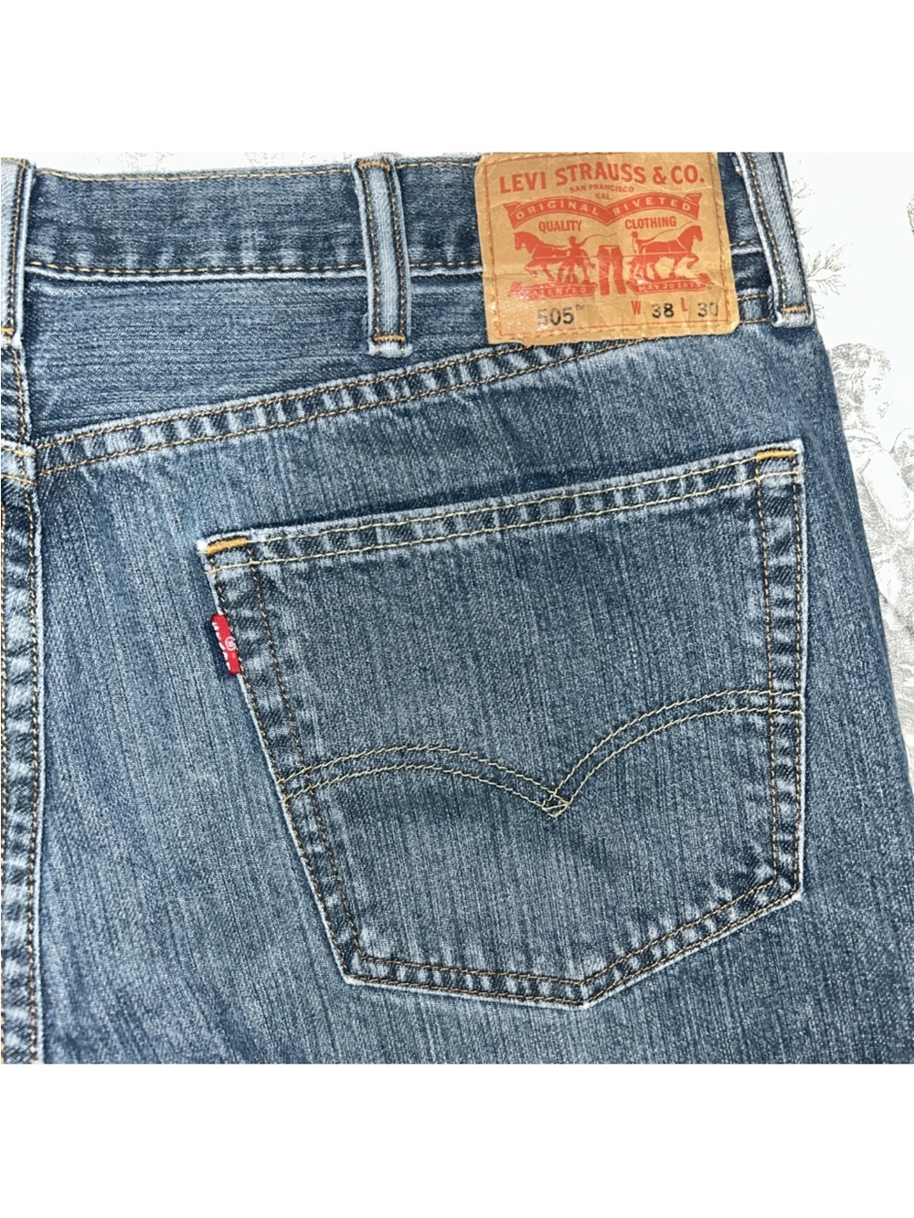 Levi's Blue Denim Jeans Back Pocket with Red Tab